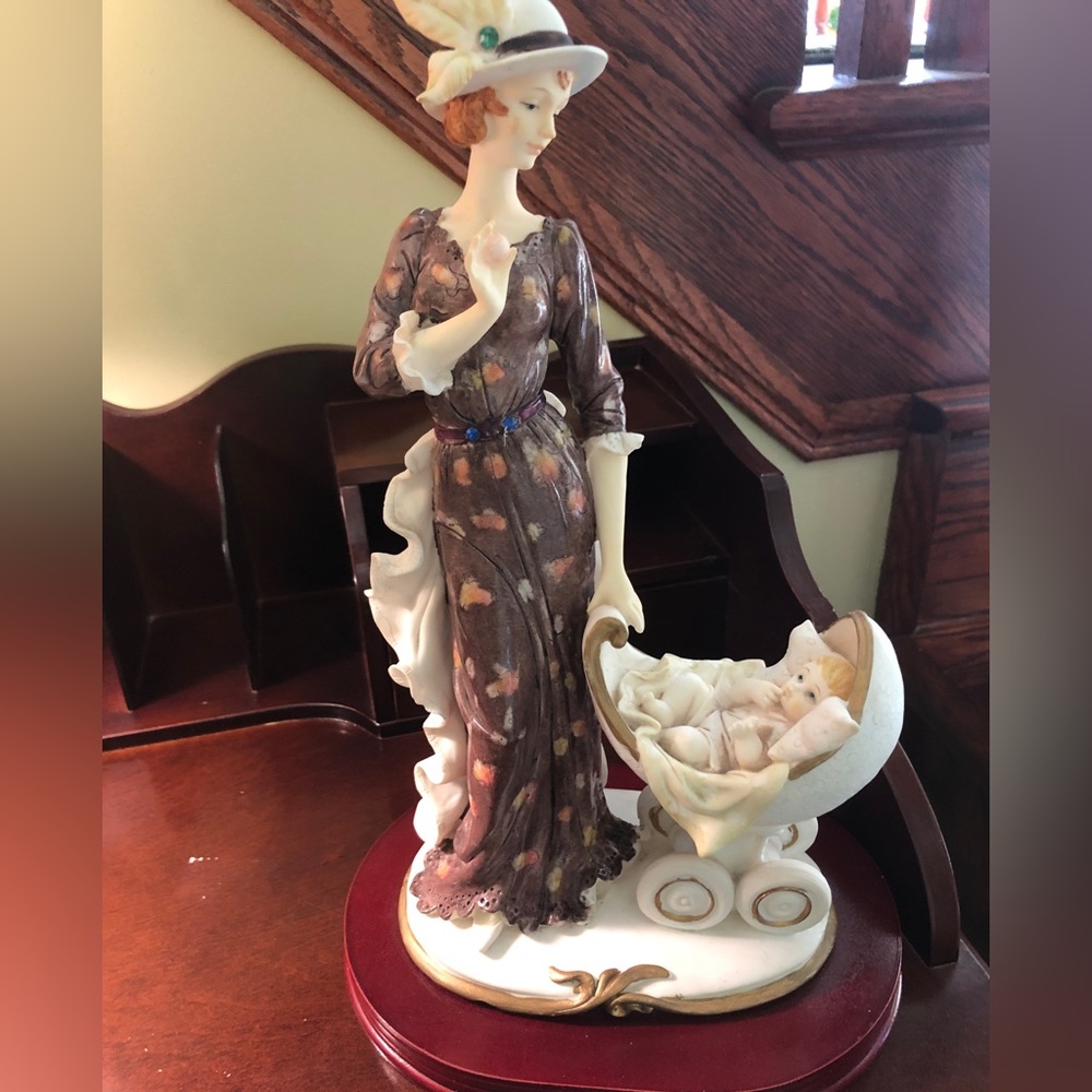 Giovanni Art : Woman & Child